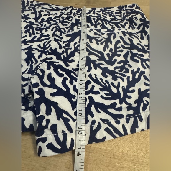 Lilly Pulitzer The Callahan shorts in Navy coral print - Picture 8 of 9